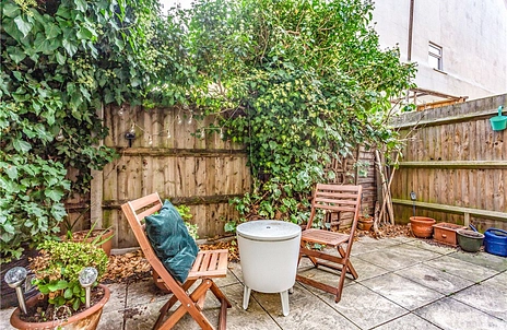 2 bedroom apartment for sale - Ballater Road, London, SW2