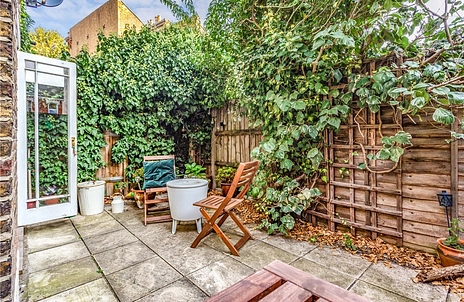 2 bedroom apartment for sale - Ballater Road, London, SW2