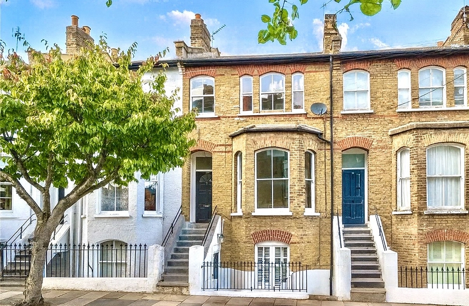 2 bedroom maisonette for sale - Bennerley Road, London, SW11
