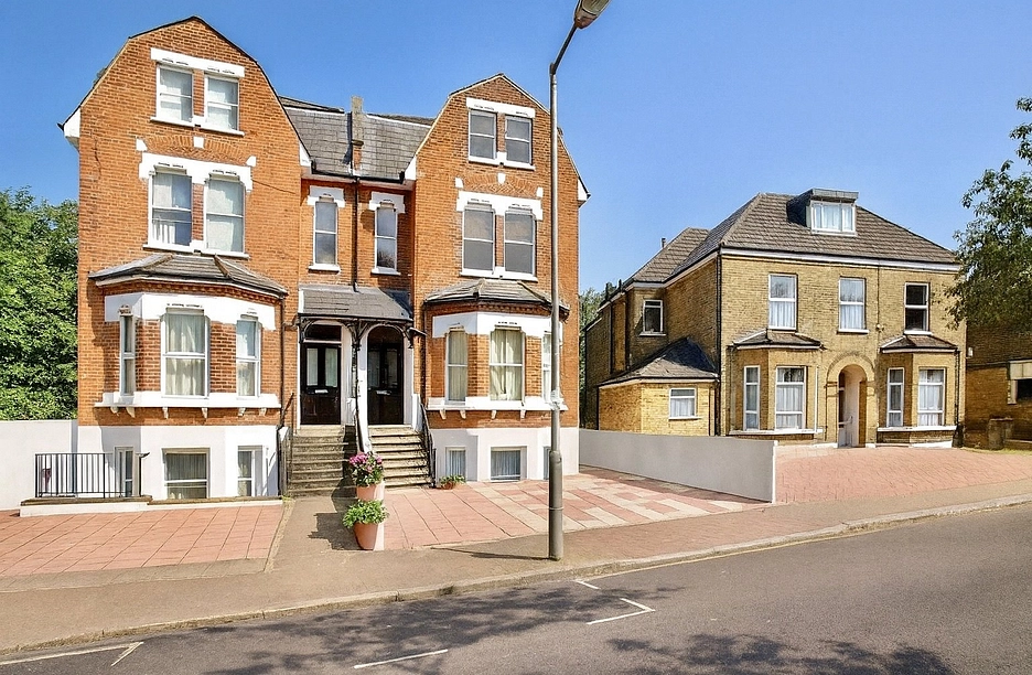2 bedroom apartment for sale - Culverden Road, London, SW12 - Property View 1