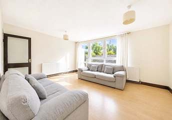 3 bedroom maisonette for sale - Bowstead Court, Parkham Street, London, SW11 - Property View 1