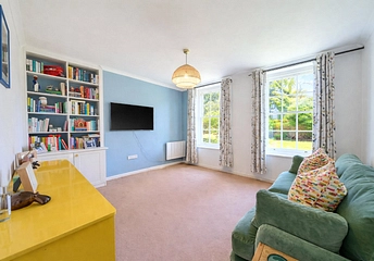 2 bedroom apartment for sale - Eaton House, Vicarage Crescent, London, SW11 - Property View 1