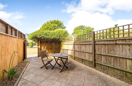 3 bedroom maisonette for sale - Sunbury Lane, London, SW11