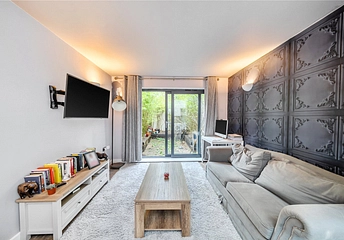 2 bedroom house for sale - Hurlock Street, London, N5 - Property View 1