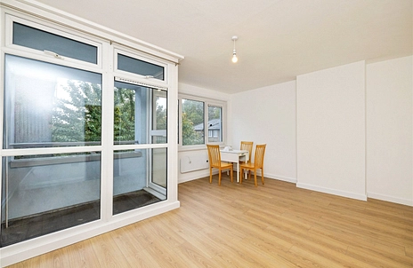 3 bedroom apartment to rent - Battersea Park Road, London, SW8