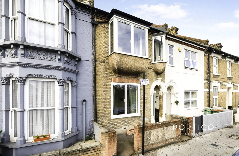3 bedroom house to rent - Woodford Road, London, E7 - Property View 1