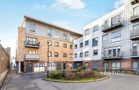 2 bedroom apartment to rent - Thomas Fyre Drive, London, E3 - Property View 3