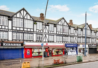 2 bedroom apartment to rent - Tudor Parade, High Road, Romford, RM6 - Property View 1