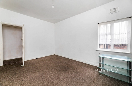 2 bedroom apartment to rent - Tudor Parade, High Road, Romford, RM6 - Property View 2