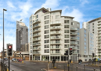 2 bedroom apartment to rent - Prestons Road, London, E14 - Property View 1