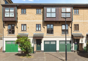 3 bedroom townhouse to rent - Hardy Avenue, London, E16 - Property View 1