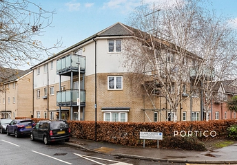 1 bedroom apartment to rent - Clark Grove, Ilford, IG3 - Property View 1