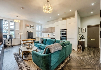 2 bedroom apartment to rent - Holt Gardens, London, SW17 - Property View 1
