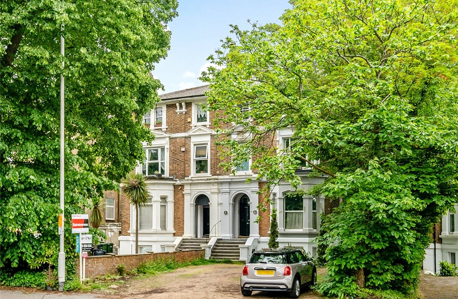 1 bedroom apartment for sale - High Road, Buckhurst Hill, Redbridge, IG9 - Property View 1