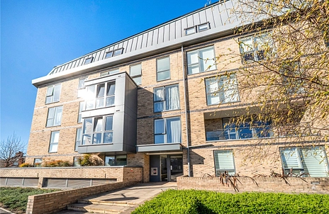 3 bedroom apartment for sale - Ruckholt Road, London, E10