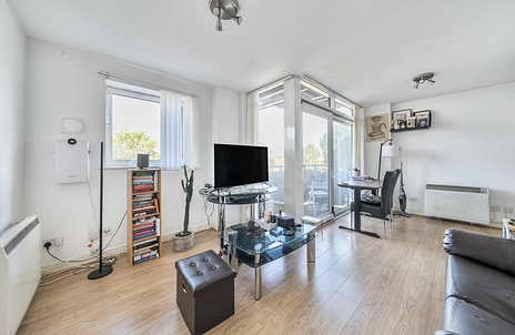 1 bedroom apartment for sale - Fishguard Way, London, E16 - Property View 2