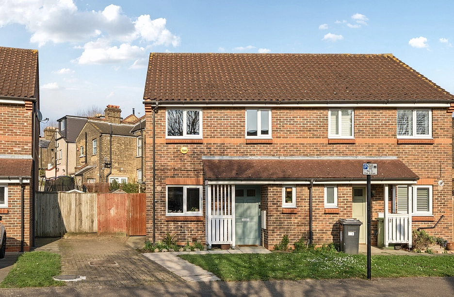 2 bedroom house for sale - Brunel Road, London, E17