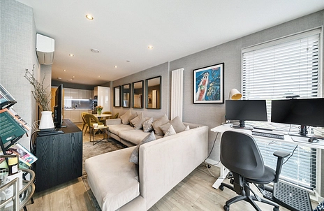 1 bedroom apartment for sale - Centric Close, London, NW1