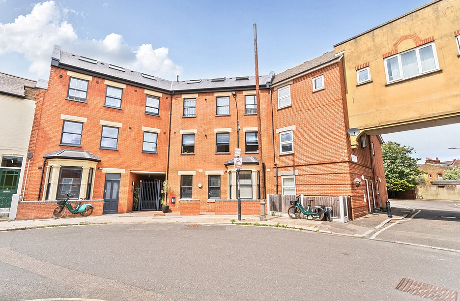 2 bedroom apartment for sale - Jeddo Road, London, W12