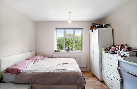 3 bedroom apartment for sale - New Wanstead, London, E11