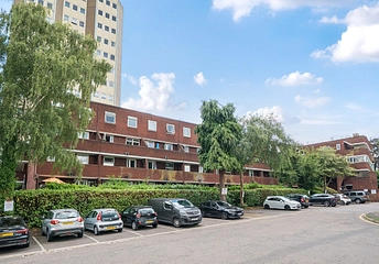 3 bedroom maisonette for sale - Tamar Square, Woodford Green, IG8