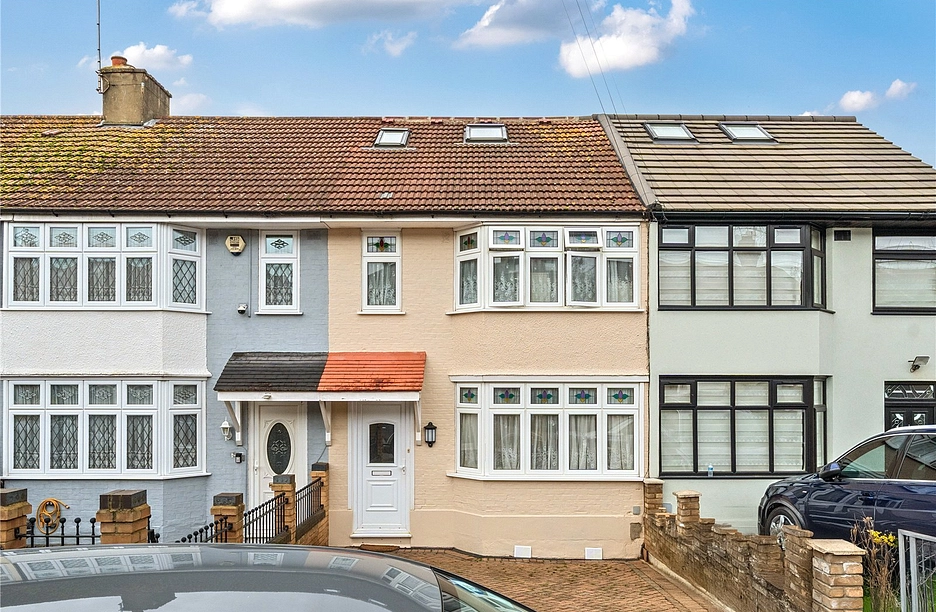 3 bedroom house for sale - Highfield Road, Woodford Green, IG8 - Property View 1