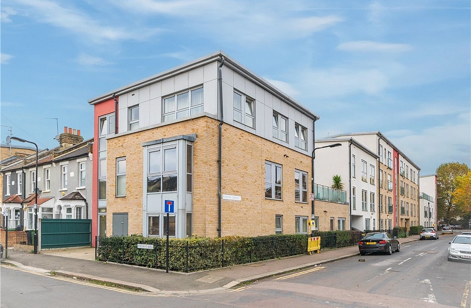 2 bedroom apartment for sale - Wilmot Road, London, E10 - Property View 1
