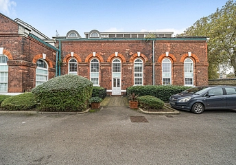 2 bedroom apartment for sale - Woolwich Manor Way, London, E16