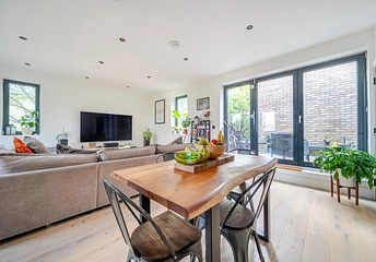 3 bedroom maisonette for sale - Radlett Close, London, E7 - Property View 1