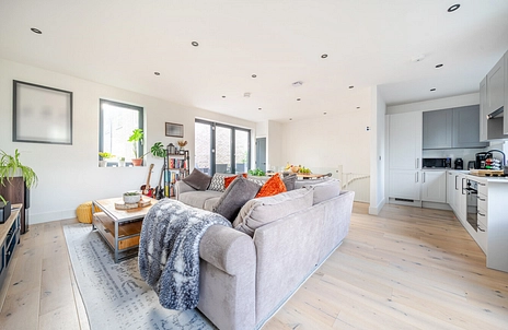 3 bedroom maisonette for sale - Radlett Close, London, E7 - Property View 2