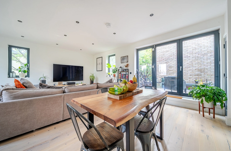 3 bedroom maisonette for sale - Radlett Close, London, E7 - Property View 1