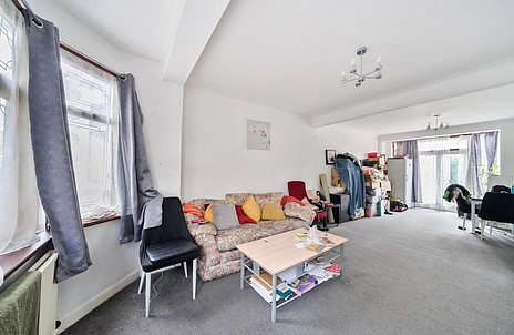 3 bedroom house for sale - Bentley Drive, Ilford, Essex, IG2 - Property View 3