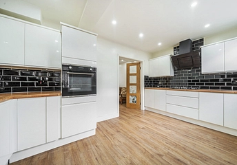 3 bedroom house for sale - Randolph Approach, London, E16 - Property View 1