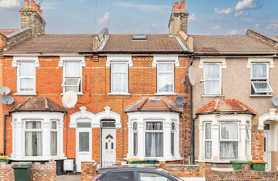 2 bedroom house for sale - Kempton Road, London, E6
