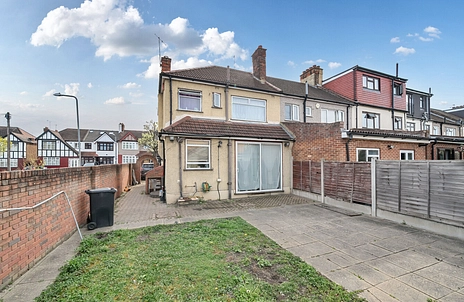 3 bedroom house for sale - Otley Drive, Ilford, IG2 - Property View 2