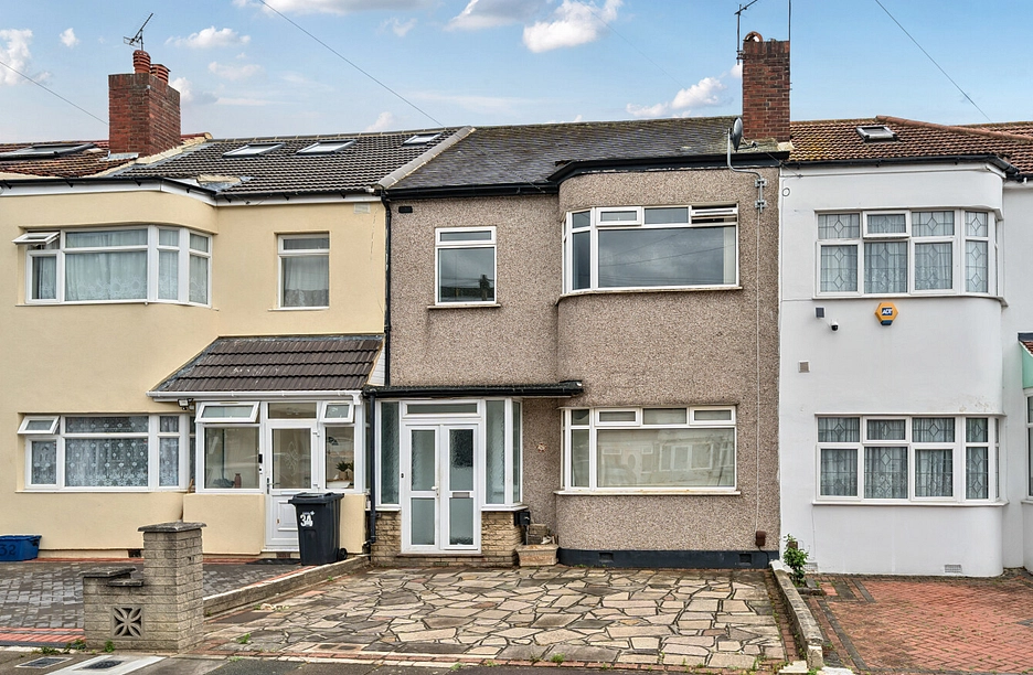 3 bedroom house for sale - Oaks Lane, Ilford, IG2