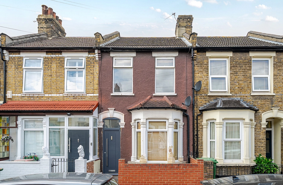 3 bedroom house for sale - Edinburgh Road, London, E13
