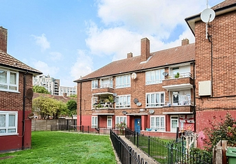3 bedroom apartment for sale - Fendt Close, London, E16
