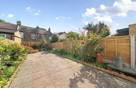 3 bedroom house for sale - Macaulay Road, London, E6