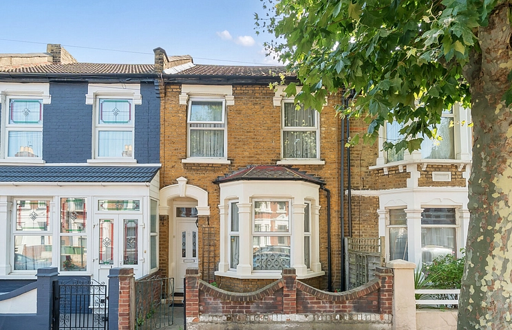 3 bedroom house for sale - Macaulay Road, London, E6