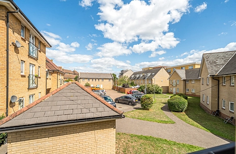 2 bedroom apartment for sale - Monarch Way, Ilford, IG2