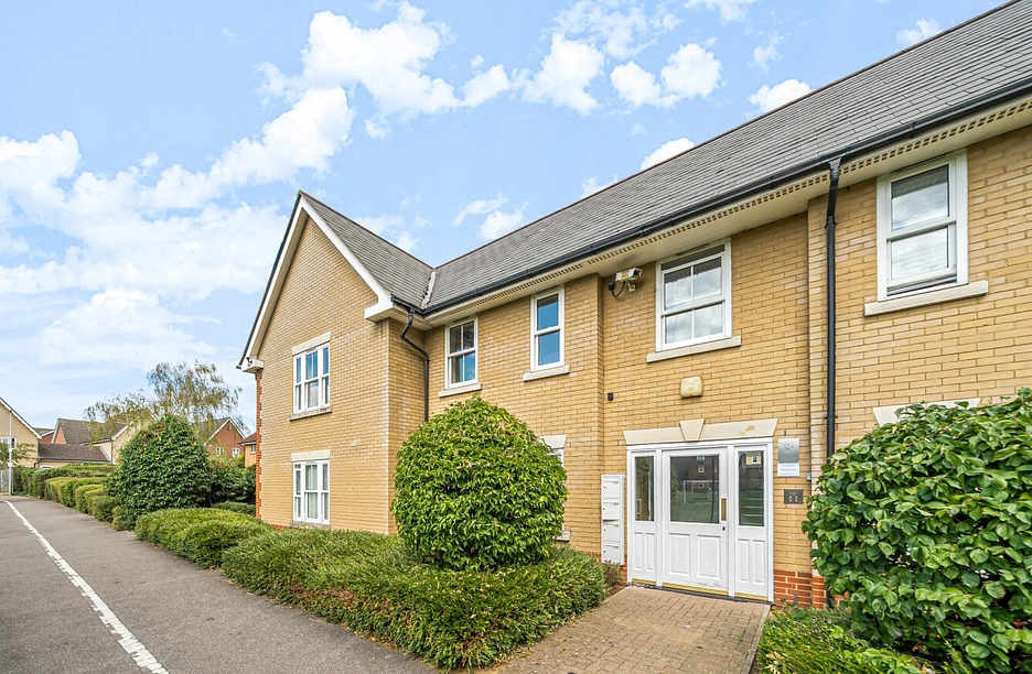 2 bedroom apartment for sale - Monarch Way, Ilford, IG2