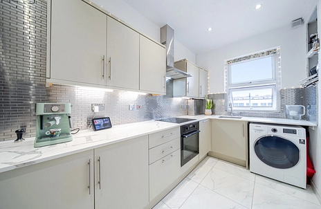3 bedroom apartment for sale - Carson Road, London, E16