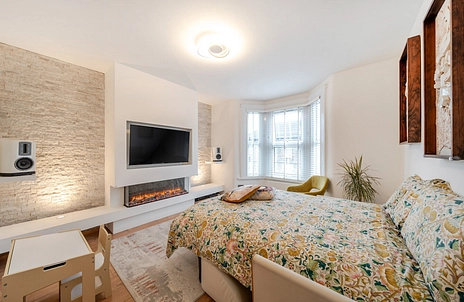 3 bedroom apartment for sale - Carson Road, London, E16