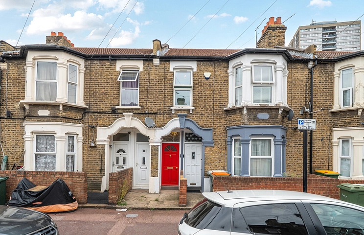 3 bedroom apartment for sale - Carson Road, London, E16