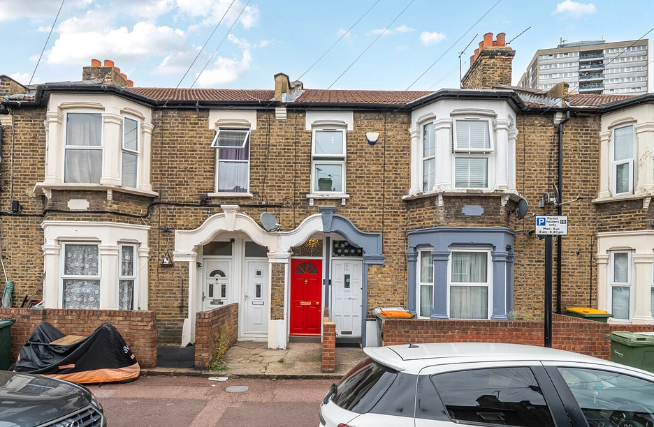 3 bedroom apartment for sale - Carson Road, London, E16