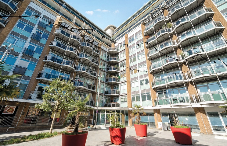 2 bedroom apartment for sale - Gerry Raffles Square, London, E15