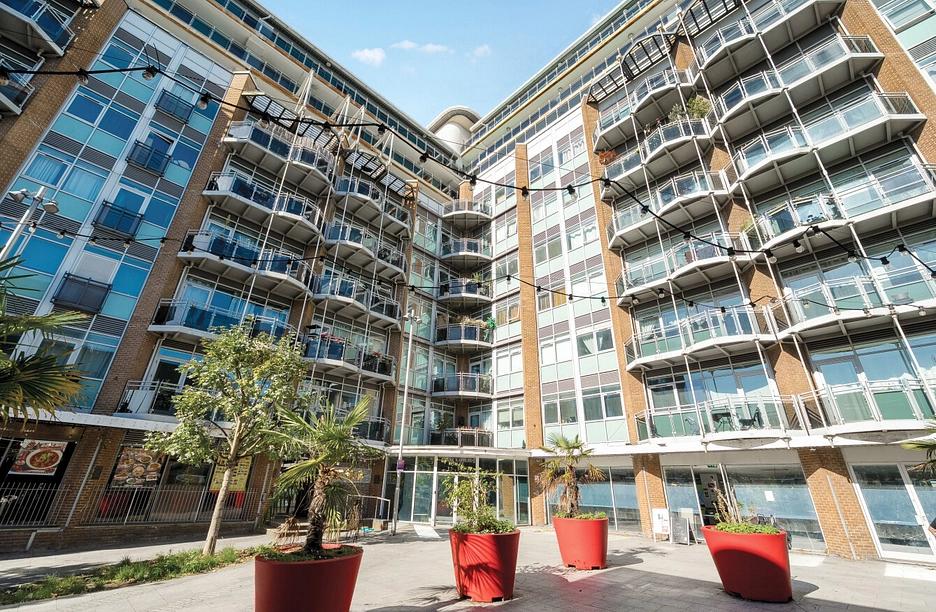 2 bedroom apartment for sale - Gerry Raffles Square, London, E15