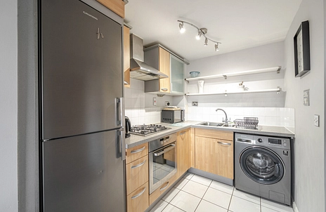 1 bedroom apartment for sale - Flint Close, London, E15 - Property View 3