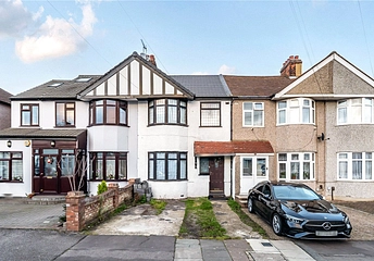 3 bedroom house for sale - Dunspring Lane, Ilford, IG5 - Property View 1